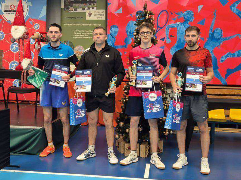 galeria zdjęć przedstawia turniej tenisa stołowego w żorskiej hali sportowej, rozgrywki oraz wręczenie nagród