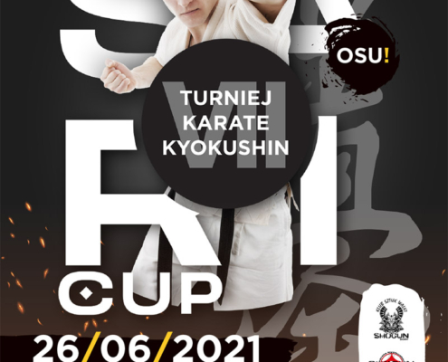 Na plakacie informacja o turnieju karate na czarnym tle, na dole logotypy sponsorów, w środku zdjęcie karateki