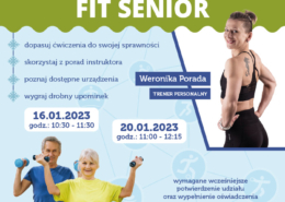 na plakacie w motywie zimowym informacje o zajęciach na siłowni dla seniorów, z boku zdjęcie instruktora oraz ćwiczących seniorów