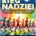 Plakat przedstawia kolorową ilustrację biegaczy w świetle wschodzącego słońca, promując charytatywny bieg na rzecz hospicjum.