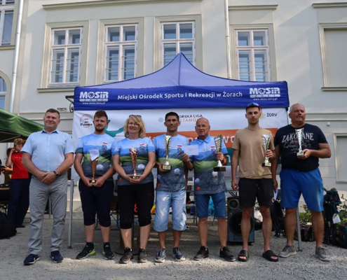 galeria zdjęć przedstawia turniej w bule na terenie Pałacu w Baranowicach i wręczenie nagród