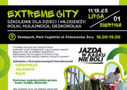 Plakat przedstawia dynamiczne, kolorowe zaproszenie na wakacyjne szkolenia w skateparku, ukazując dzieci w akcji i podkreślając bezpieczeństwo oraz sportowy klimat wydarzenia.