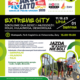 Plakat przedstawia dynamiczne, kolorowe zaproszenie na wakacyjne szkolenia w skateparku, ukazując dzieci w akcji i podkreślając bezpieczeństwo oraz sportowy klimat wydarzenia.