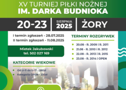 na plakacie informacje o turnieju piłki niżnej, zdjęcie piłkarzy z piłkami oraz logo