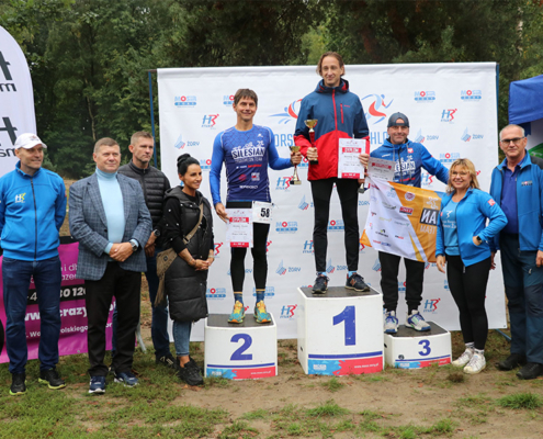 galeria zdjęć przedstawia zawody triathlonowe na żorskim Śmieszku, zmagania i wręczenie nagród