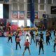 na zdjęciach zajęcia fitness z instruktorami w żorskiej hali sportowej