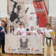 Galeria przedstawia zawody karate – ujęcia z ceremonii wręczenia nagród i zdjęć zwycięzców na podium, a także momenty prezentacji kata wykonywanych przez zawodników na macie w hali sportowej.